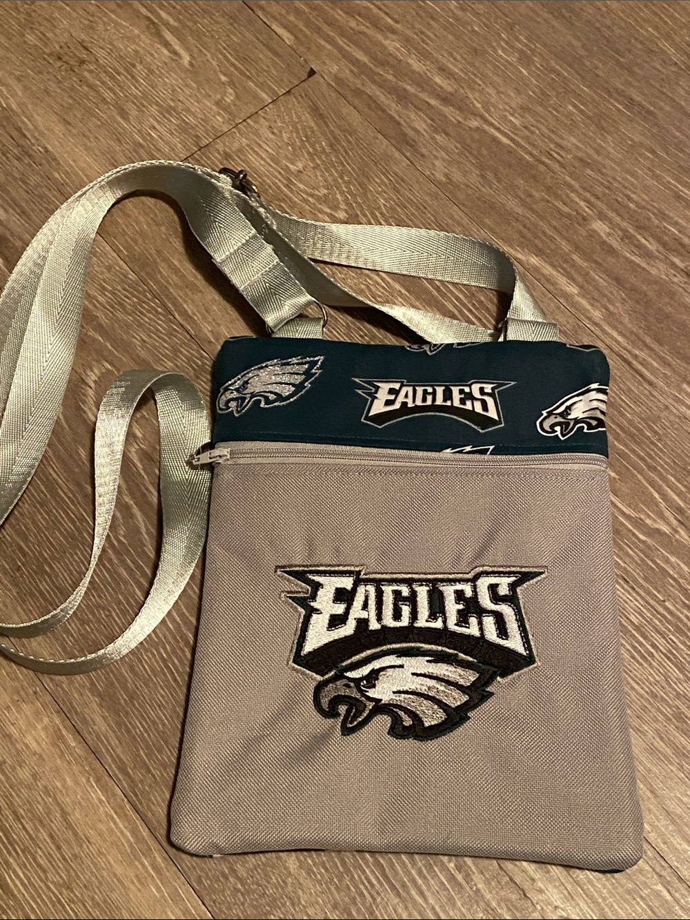 Philadelphia Eagles Football Women’s  Grey Crossbody Bag